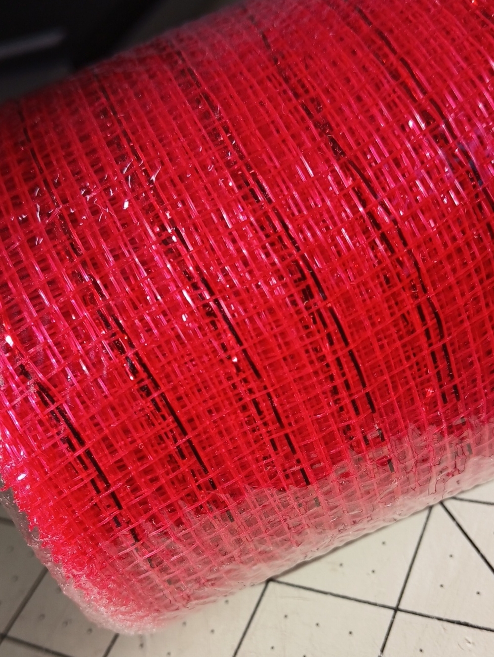 Deco Mesh - Red - Picture 3 of 5